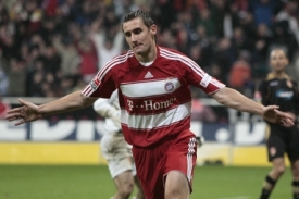 Miroslav Klose z Bayernu Mnichov dosáhl v zápase s Chotěbuzí hattricku