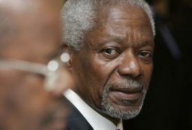 Bývalý generální tajemník OSN Kofi Annan byl prostředníkem jednání.