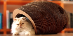 Inspirace od One Form Design - kočičí úkryt ve tvaru kokonu.