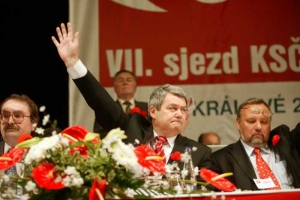 Předseda strany Filip s předsedou parlamentní frakce Kováčikem.