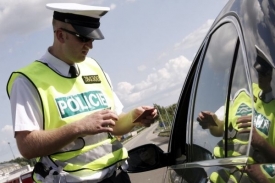 Policisty potkáte spíš u radarů než na přechodech, upozorňují experti.