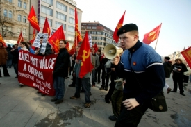 Demonstrace Komunistického svazu mládeže v roce 2006.