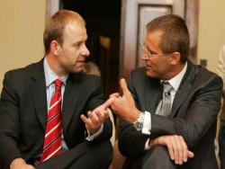 Roman Kumpošt (vpravo) v hovoru s bývalým ředitelem Markem Rejmanem.