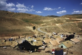 Kurdský uprchlický tábor v Quadilském regionu.