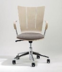 Designové pracovní židle prodává firma K+V Interier.
