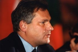 Aleksander Kwaśniewski, 2004