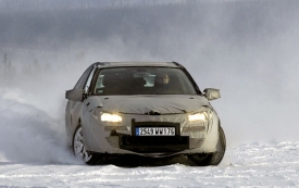 Další oblíbenou lokalitou automobilových špionů jsou skandinávské země a Rusko. Právě zde nejvíce automobilek testuje, jak se jejich prototypy vyrovnají s extrémními zimními podmínkami.