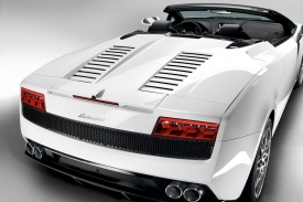 Gallardo LP560-4 Spyder um&iacute; st&aacute;hnout střechu za dvacet sekund.