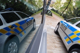 Reflexní pruhy - novinka na policejních vozech.