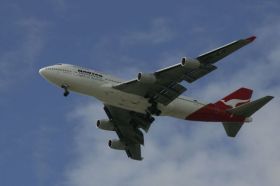 Útoky laserem na letadla společnosti Qantas.