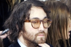 Sean Lennon na módní přehlídce Karla Legerfelda