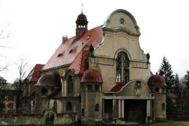 Rozpadající se kostel Svaté Máří Magdalény v Liberci.