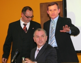 Vlivn&iacute; lidovci: Stanislav Jur&aacute;nek, Roman L&iacute;nek, Jiř&iacute; Čunek.