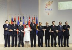 Lídři zemí ASEAN na oficiální fotografii