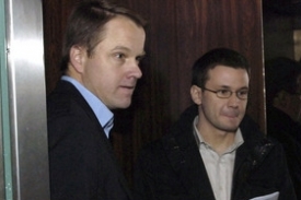 Ondřej Liška (vpravo) a předseda Strany zelených Martin Bursík.