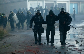 Policejní zásah na litvínovském sídlišti Janov trval několik hodin.