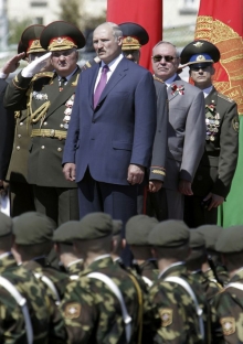 Běloruský prezident Lukašenko na oslavách státního svátku.