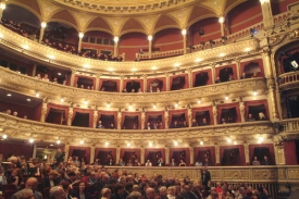 Národní divadlo Brno chystá 18 nových inscenací.