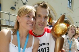 Petr Čech má s manželkou Martinou již dceru Adélu.