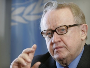 Čerstvý laureát Nobelovy ceny za mír, finský exprezident Ahtisaari.