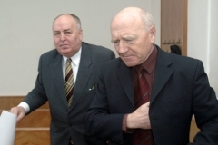 Josef Matoulek (vlevo) a Vladislav Nať u Vrchního soudu v Praze.