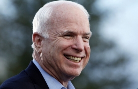 Republikánský kandidát John McCain.