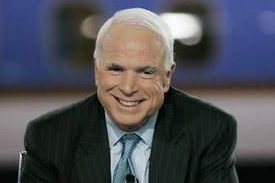 John McCain se vyšvihl na špici republikánských kandidátů.