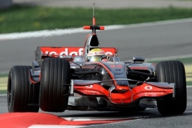 Monopost stále formule 1 McLaren. Těží ze špionáže?