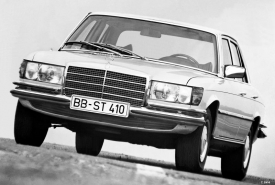 Posledním vítězem ankety z  luxusní automobilové třídy, ve které se tradičně představují nové technologie, se stal Mercedes-Benz 450 SE/SEL s titulem pro rok 1974.