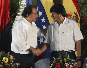 Manuel Ortega (vlevo) a jeho bolivijský protějšek Evo Morales.