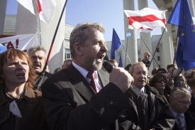 Vůdce opozice v Bělorusku Aljaksandr Milinkevič byl během demostrací zbyt