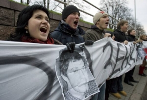Demonstranti žádají propuštění právě souzeného Alexandra Borozenka.
