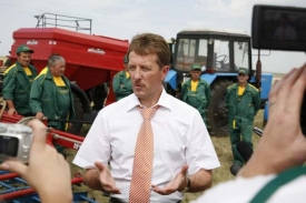 Ruský ministr zemědělství na polích v Povolží.