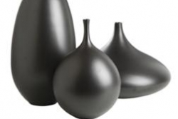 Trendové keramické vázy nakoupíte v designovém studiu Miramari.