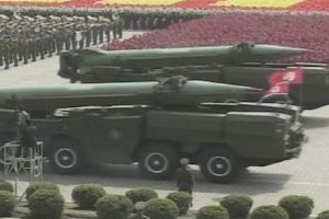 Severokorejské rakety na přehlídce.