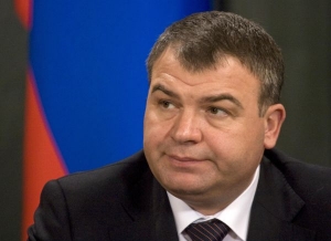 Staronový ministr obrany Anatolij Serďukov.