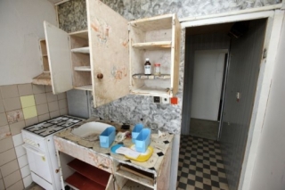 Kuchyňská linka v bytě, který měl od města přidělený ombudsman Motejl.
