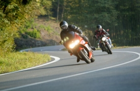 Jsou motorkáři nebezpeční hazardéři, či jen milovníci rychlých kol?
