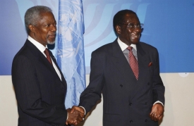 Kamarádi: Mugabe (vpravo) a Thabo Mbeki.