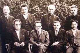 Muži komunismus: Gottwald, Dimitrov, Pieck, Togliati atd.