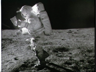 Mitchell při procházce na Měsíci žádného mimozemšťana nepotkal.