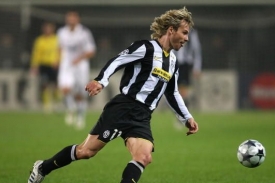 Pavel Nedvěd nedohrál kvůli zranění derby mezi Juventusem a Milánem.