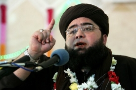 Jeden z pákistánských muslimských předáků v mešitě v Amsterdamu.