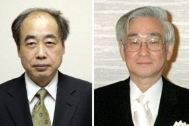 Tošihide Masukawa (vpravo) a Makoto Kobajaši