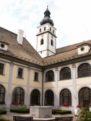 Servitský klášter, kde se dá ubytovat.