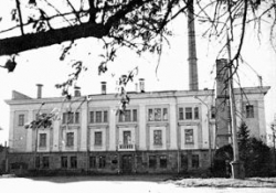 První jaderná elektrárna na světě spustila u Obninska.