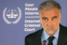 Hlavní žalobce Luis Moreno-Ocampo