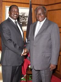 Kibaki (vpravo) a Odinga se konečně dohodli. Na jak dlouho?