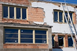 Obyvatelé Jablonce si nejčastěji půjčují na výměnu oken a zateplení.