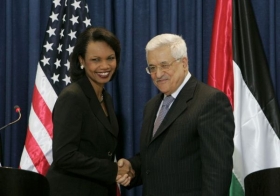 Ministrině obrany USA Riceová a palestinský prezident Abbás.